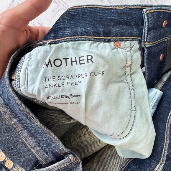 MOTHER Denim Scrapper Cuff Ankle Fray Unstitched blue Jeans size 25 - Picture 15 of 16